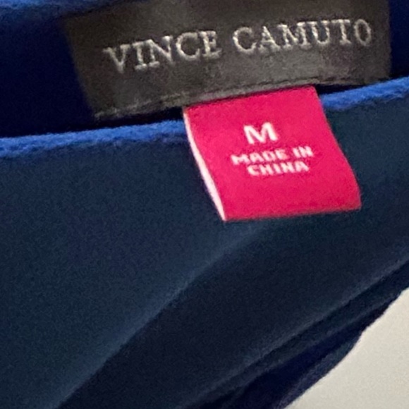 Flowy sleeveless blouse by Vince Camuto - Picture 2 of 4